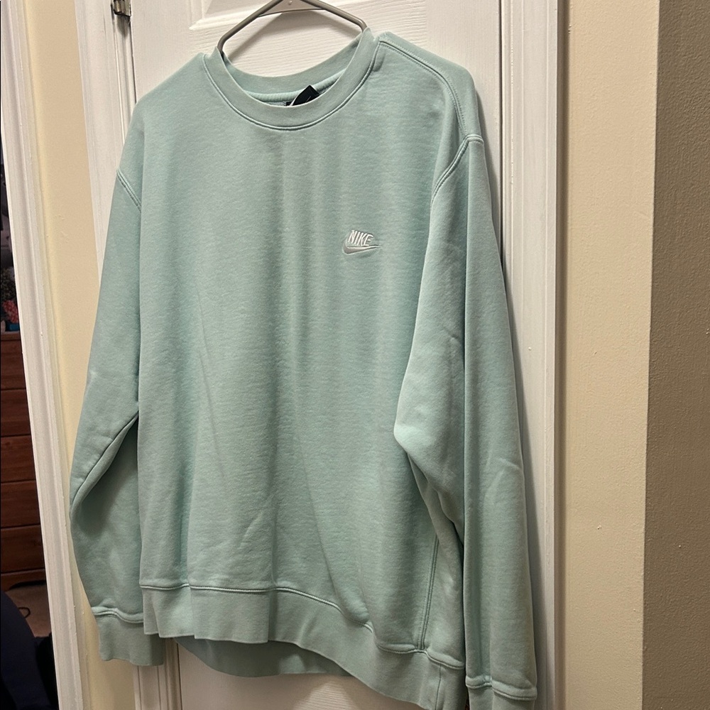 Nike Men's Light Green Crewneck Sweater